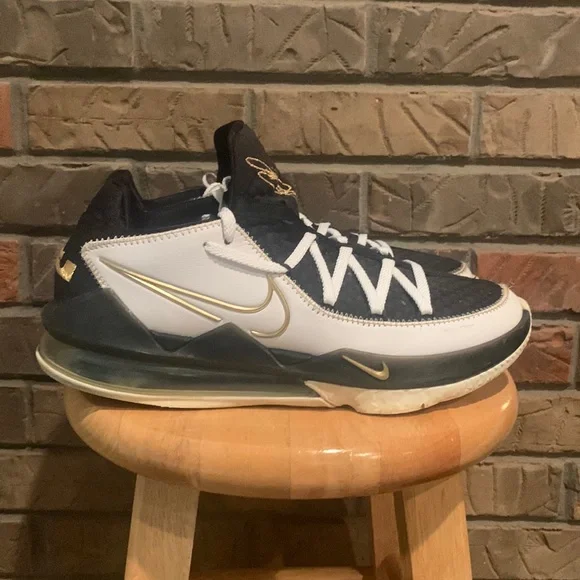 Nike | Shoes | Nike Lebron Xvii 7 Low Metallic Gold 220 Mens  display picture 2
